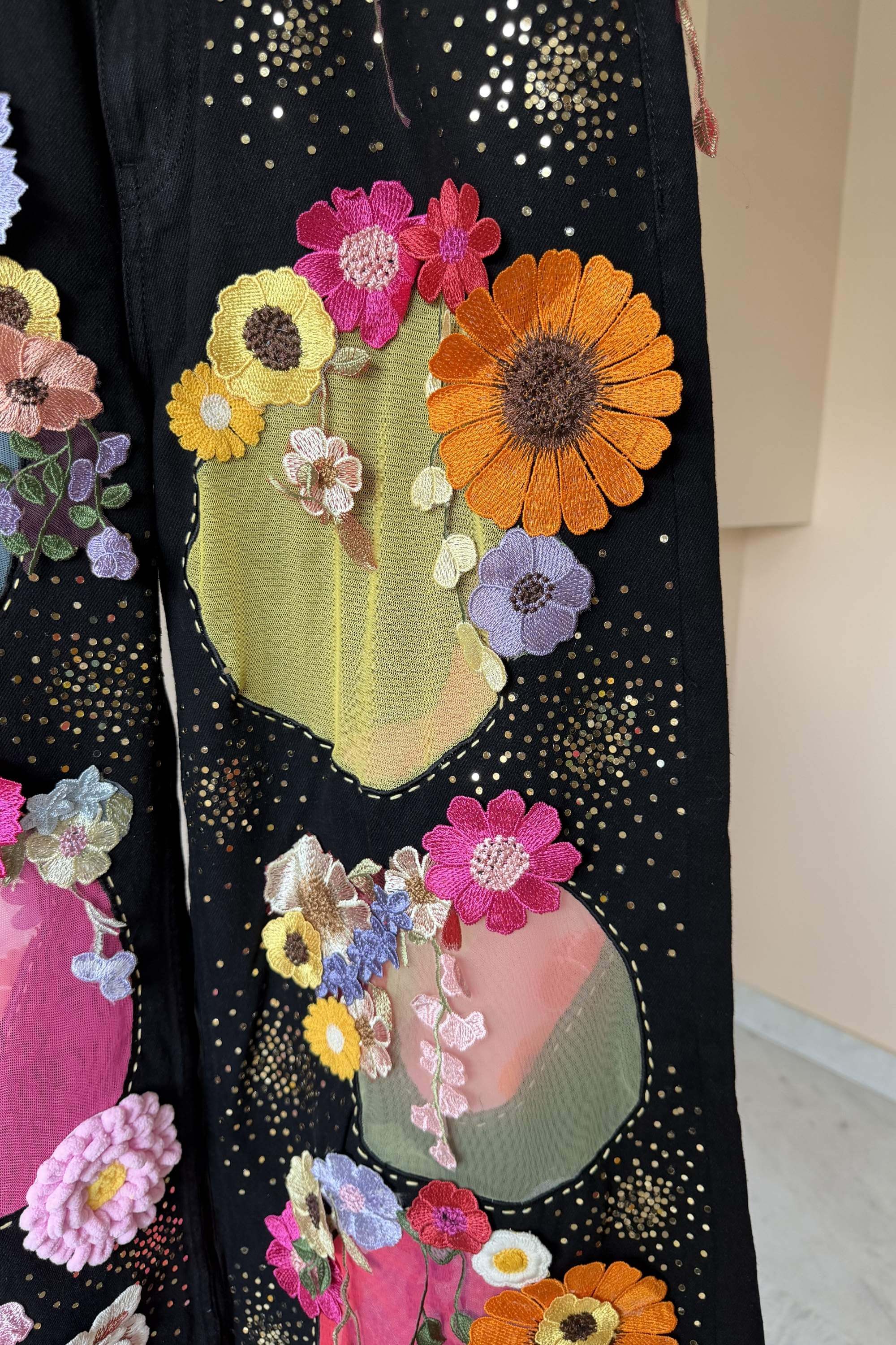BLACK CUT OUT FLORAL PANTS