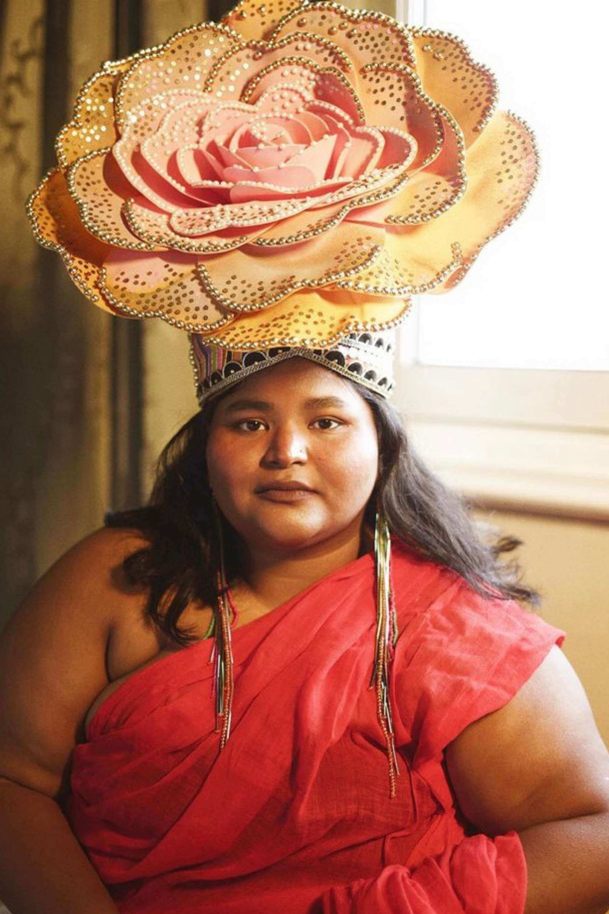 GIANT ROSE HEADGEAR
