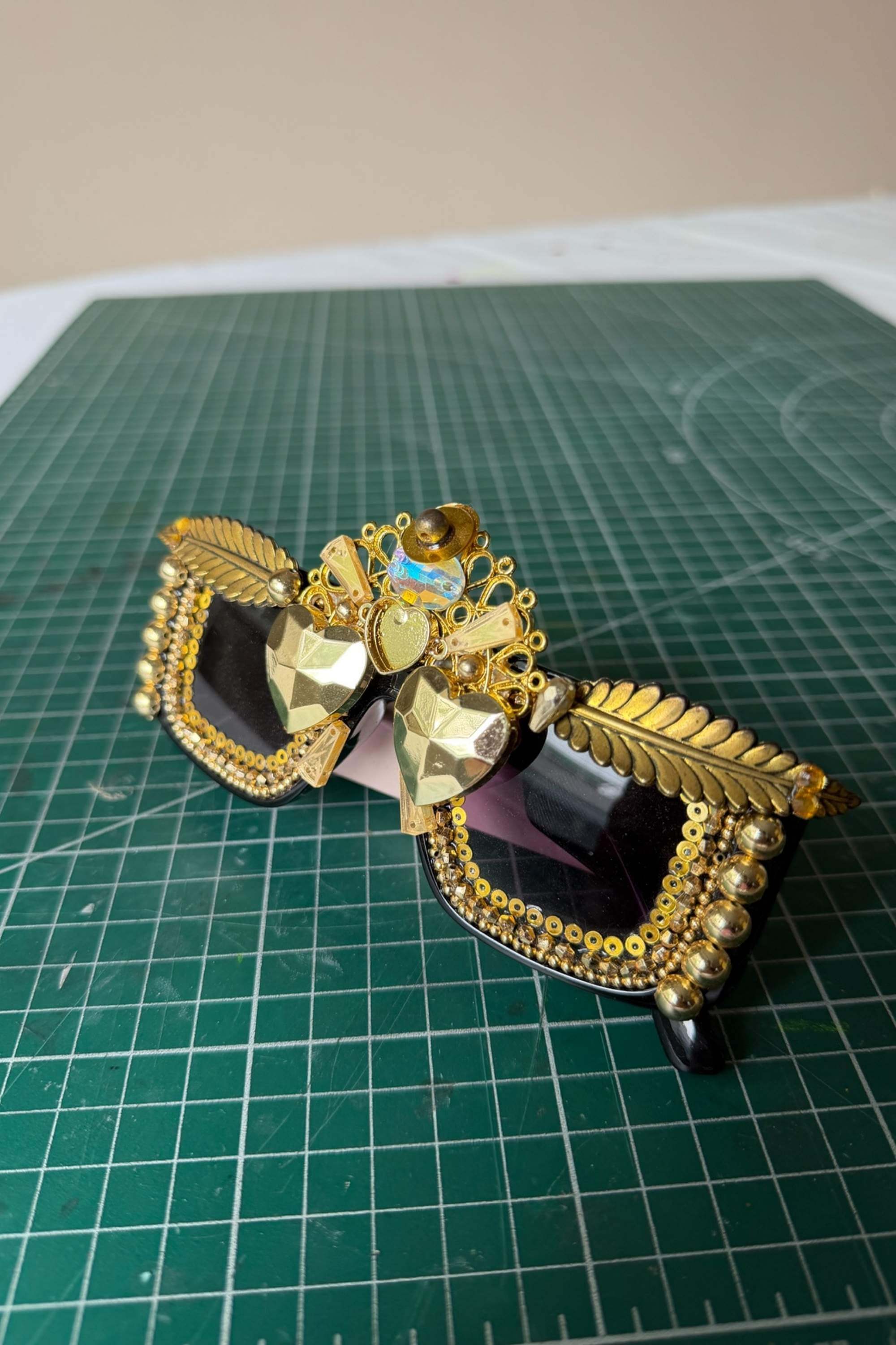 GOLDEN LOVE SUNGLASSES