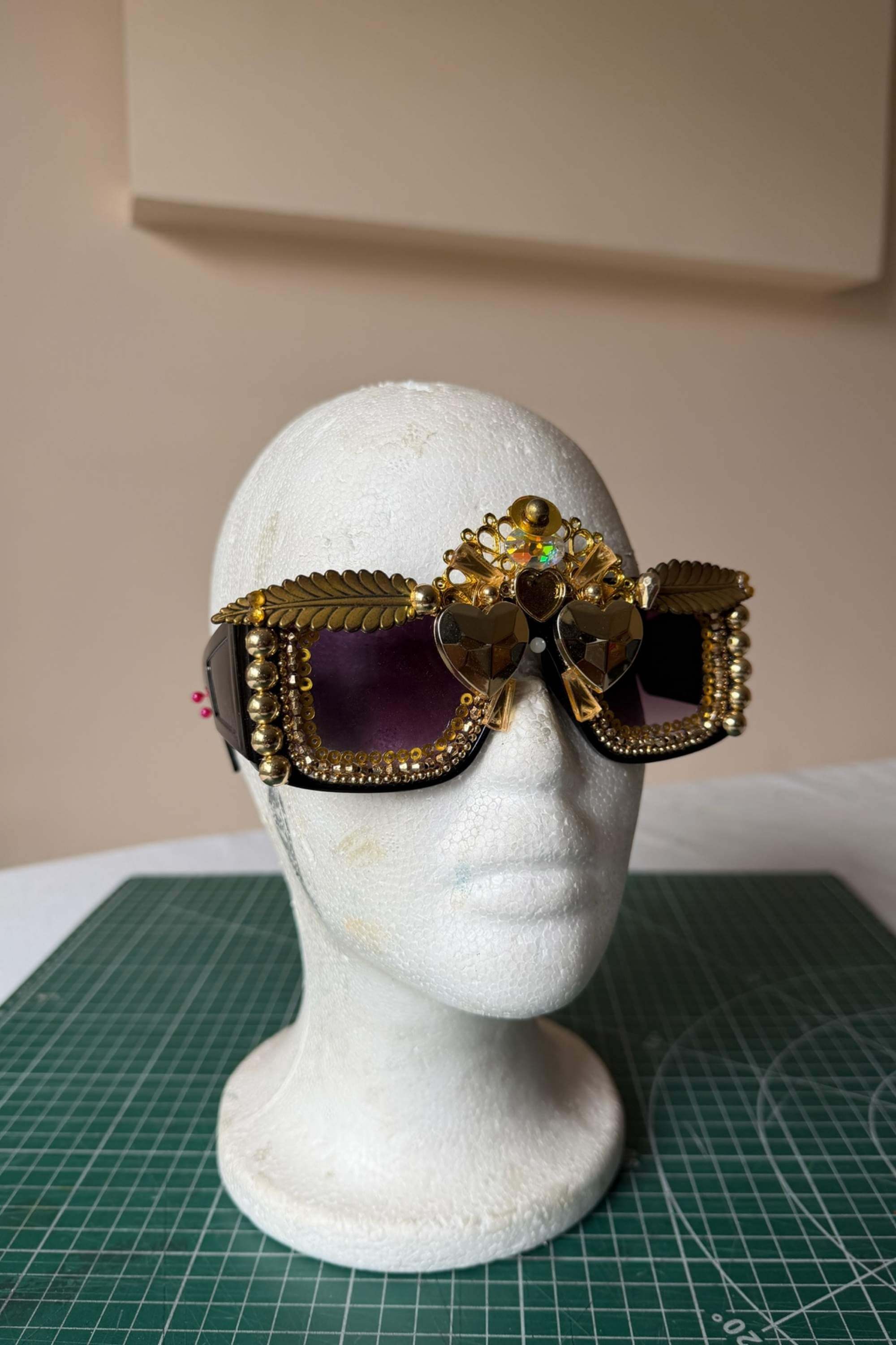 GOLDEN LOVE SUNGLASSES