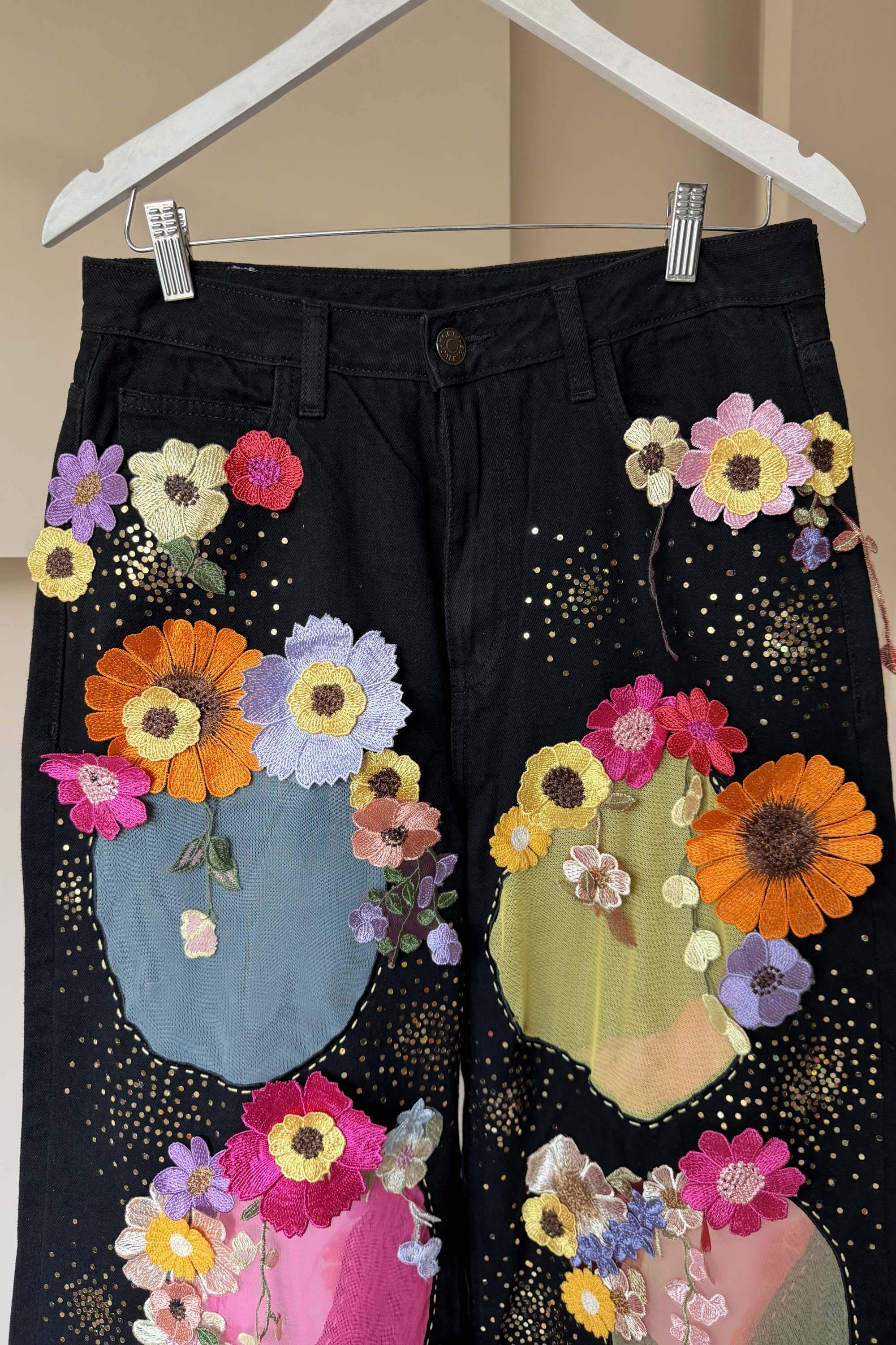 BLACK CUT OUT FLORAL PANTS