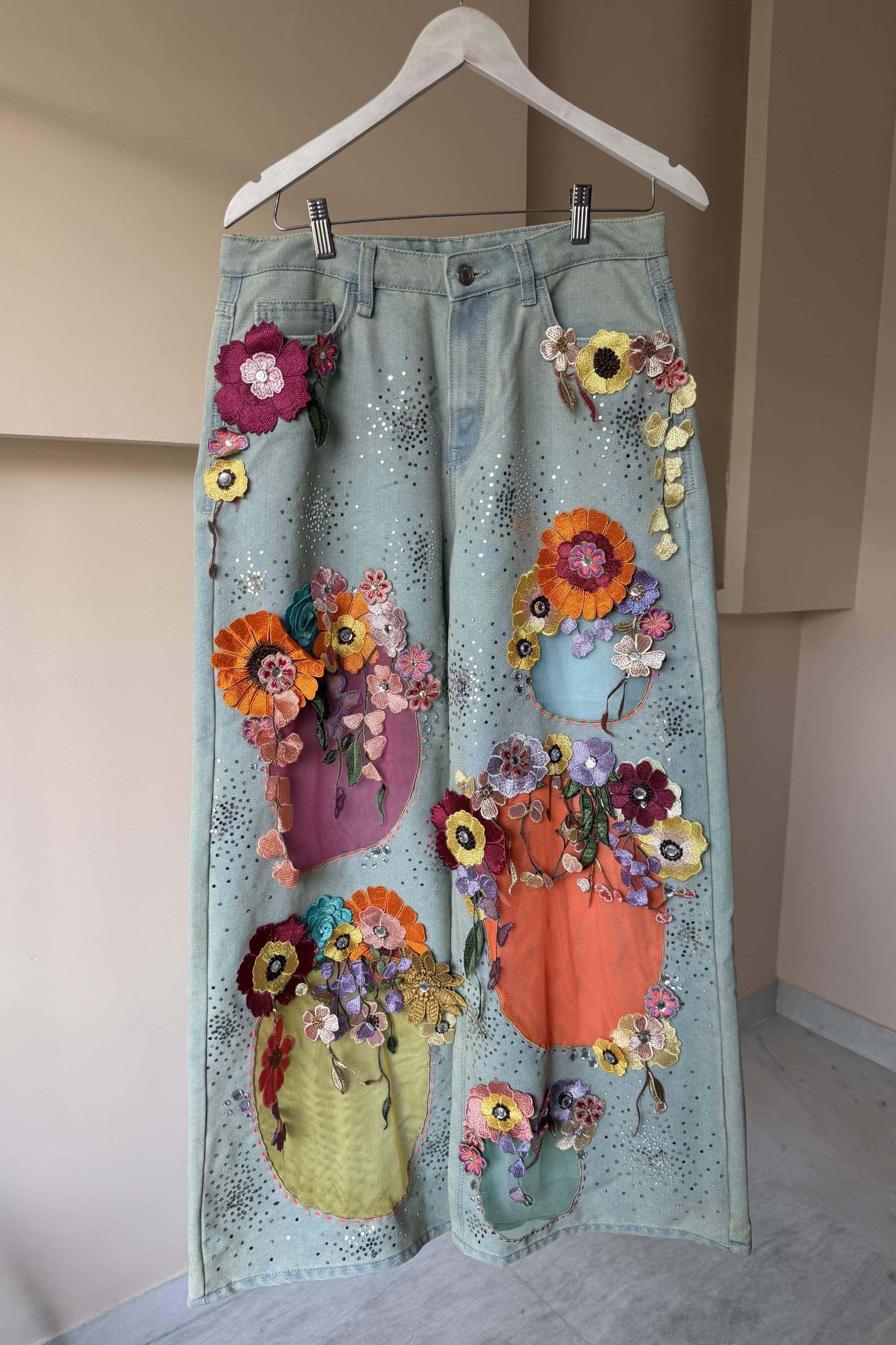 CUT OUT FLLORAL DENIMS