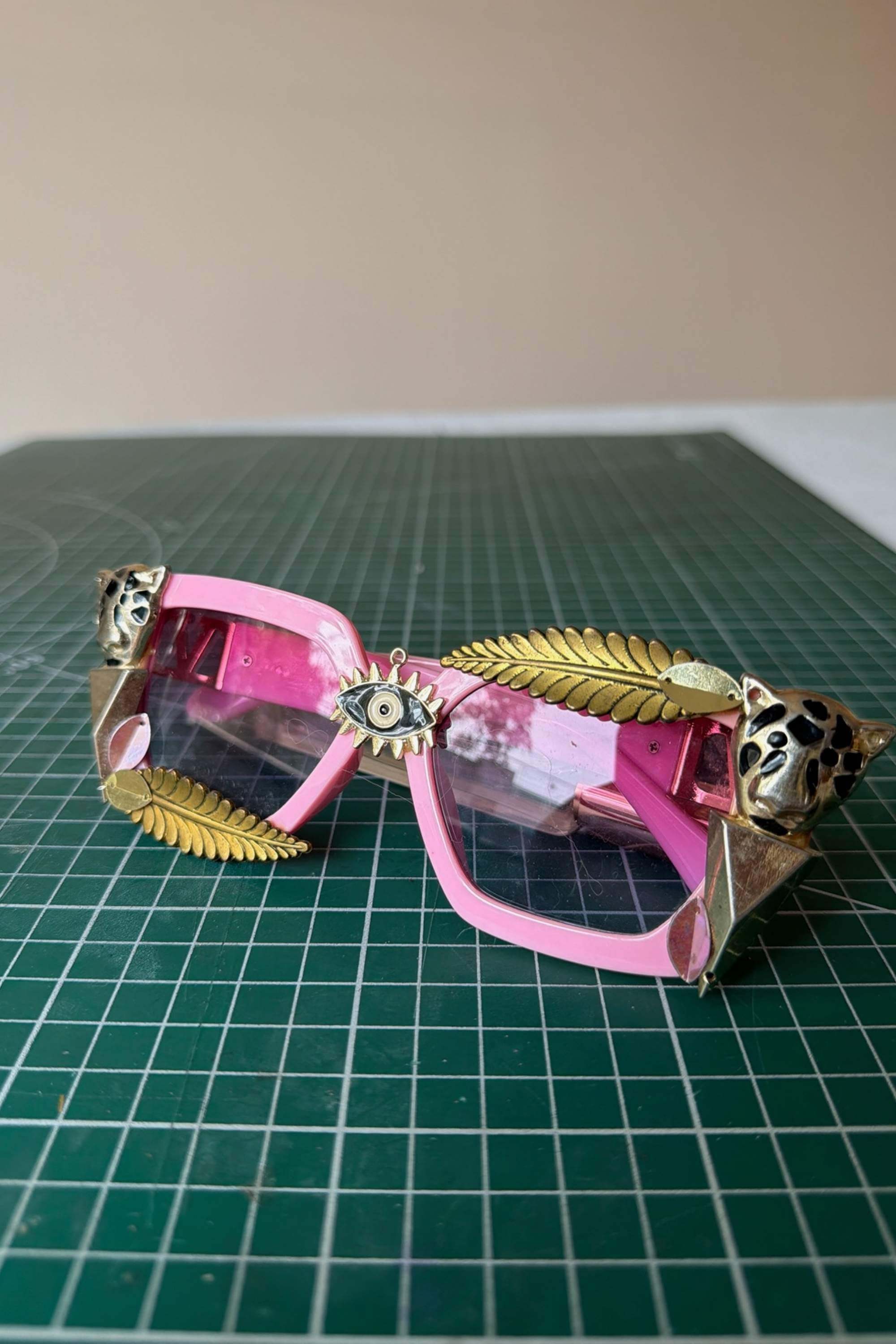 PINK LEAF GLASSES