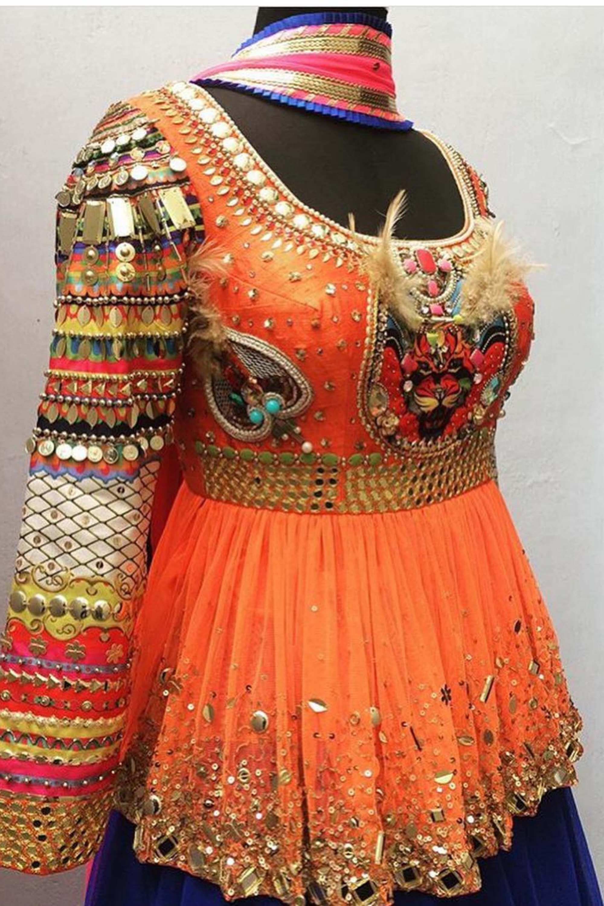 SARA ORANGE LION RAJA
